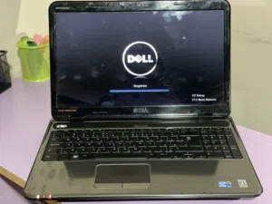 لابتوب ديل ويندوز عشره أربعه رام الجهاز من الجيل الأول قيقا 300 للبيع الجهاز جيد جداً لا الدراسة