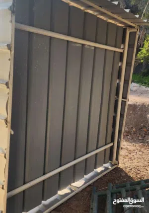 مظله قياس 2x2 مستخدمه بحالة جيدة وجاهزه للتركيب