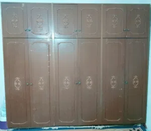 دولاب مهنى ايطالي عتيق وكونسول كلاسيكي مكتبة ومدخل خشب بمرآة وعلاقات بحالة جيدة جدا.. لاكسور