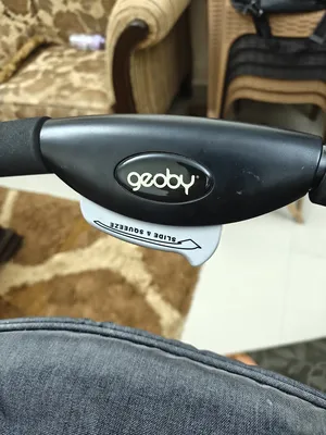 عرباية أطفال جديدة من ماركة Geoby للبيع