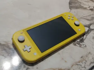 بدون العاب Nintendo Switch Lite 32GB غير معدل