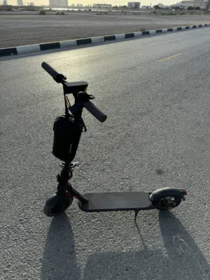 الاسكوتر حالته ممتازة كما موضح بالصورXiaomi Electric Scooter 4