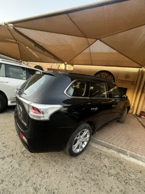 2014 Mitsubishi Outlander SUV with 7 Seats and Advanced Features in Excellent Condition