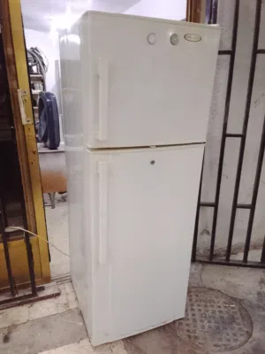 ثلاجة بحالة جيدة نوع جينرال