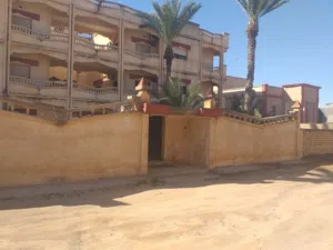 عماره  للبيع كامله