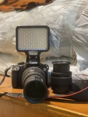 السلام عليكم كامرة كانون D4000 للبيع(اقره الوصف)