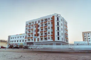 شقة جاهزة للتسليم في الخوض السادسة من غرفة وصالة مقابل جامعة السلطان قابوس