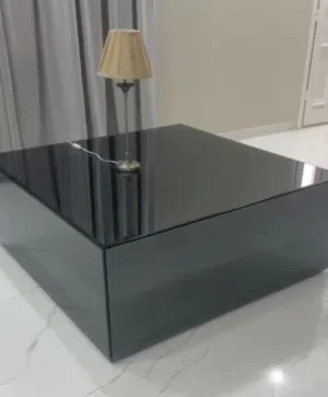 طاولة ديكور قزاز حراري أسود