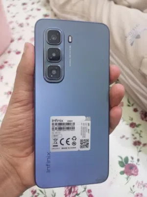 جهاز Infinix HOT 50 Pro جهاز نظيف مستعمل شهرين معا كارتون و شاحن و سماعه