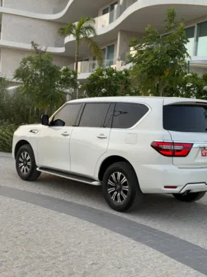 SUV Nissan in Muscat