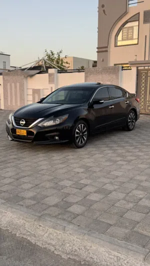 Used Nissan Altima in Al Batinah