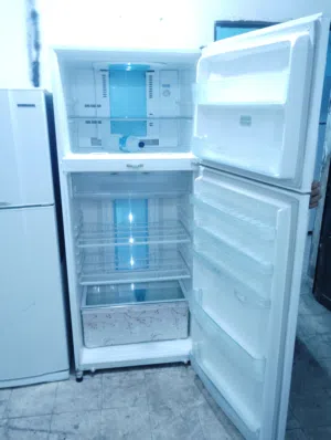 نبيع ثلاجه توشيبا 24 قدم حجم كبير بحاله الوكاله استخدام بحاله جيده معا التوصل التشغيل والكفاله تبريد