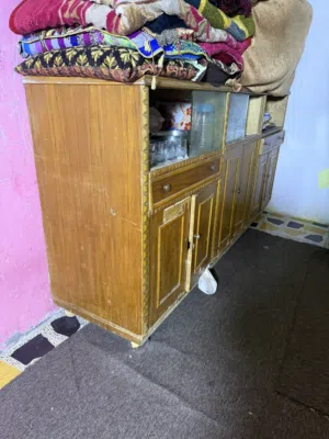 غراض لبيع دواشك جربايه وبوفيه وميز مرايه وميز بلازمه وبراد اقره وصف