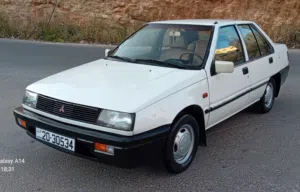 ميتسوبيشي لانسر موديل 1988 جير عادي 5 غيار السيارات بحالة ممتازة جدا