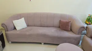 طقم كنب من قطعتين وبنش دائريه صغيره