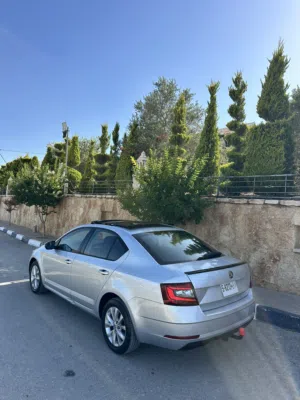 سكودا اوكتافيا 2020 كامل الاضافات يد اولى بنزين1500 تيربو بحاله الشركه