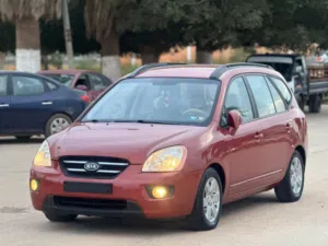 KIA RONDO 2008 سيارة نظيفة تبي كساب بس قمة في النظافة