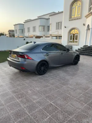 لكزس is200t fsport