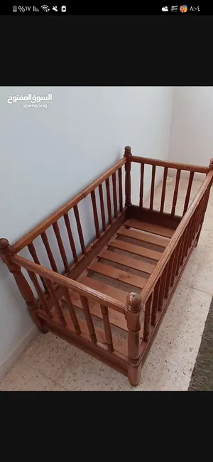 سرير اطفال للبيع