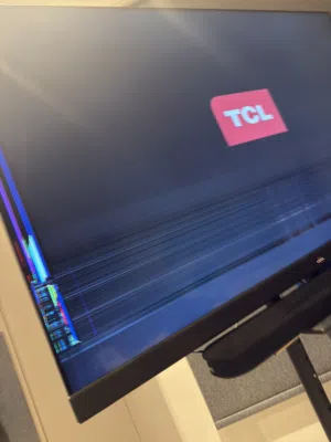 تلفزيون tcl مستعمل شاشة مكسورة تتصلح على السوم