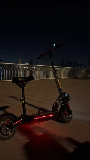 سكوتر كهربائي مع مقعد ماركة MYTOYS