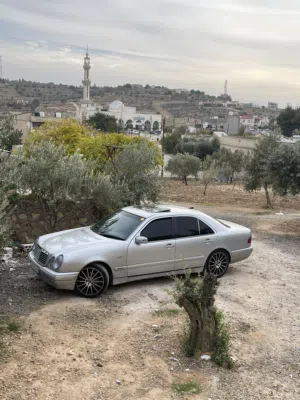 مارسيدس قرش ونص نظيفه ومميزه