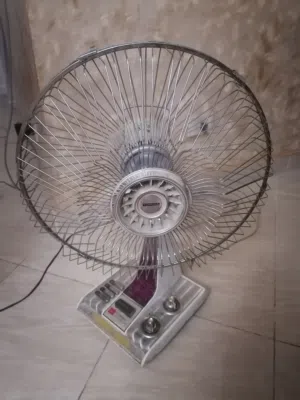 مروحة مكتب العمر الطويل