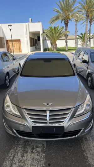 Used Genesis G70 in Tripoli