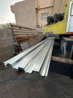 يتوفر قطع ديكن Decking لمواصفات: Profile: 65/330 السماكة: 0.8 ملم العرض: 1 متر المساحة الكلية: 80 مت