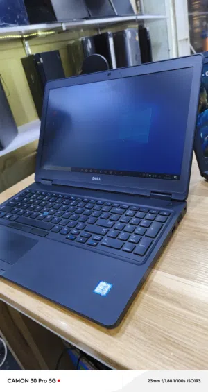 جيل ثامن i7 هارد 256 SSD رام 8 كارت خارجي 2 GB و داخلي 4 GB حجم شاشة 15.6 FHD