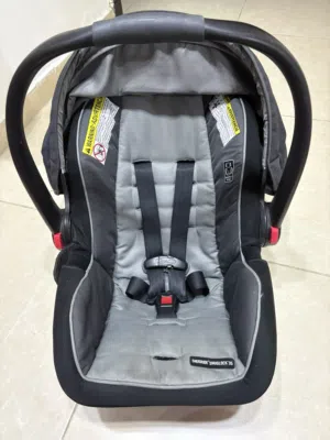 car seat كرسي سيارة