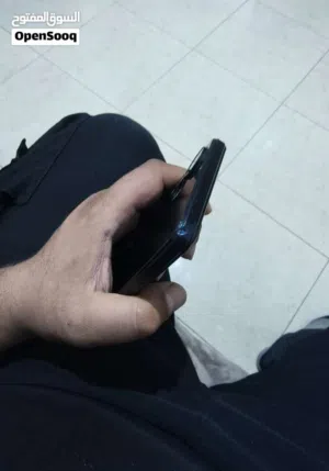 للبيع - 20S HOT Infinix بسعر مغري جهاز شغال ممتاز 100% ، أداء قوي وسريع مناسب للألعاب والتصف