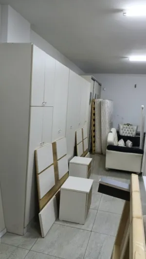 غرفة نوم خشبي راقية مميزة بوجود خزانة عشر دفات 6+2