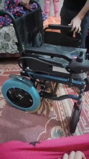للبيع كرسي متحرك كهربائي جديد زيرو