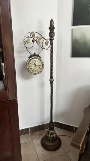 Antique vintage clock working