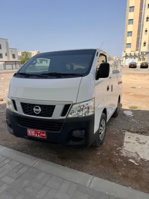 باص نيسان مستخدم
