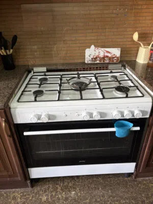 غاز وفرن بي حاله جيده