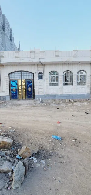 12 m2 4 Bedrooms Townhouse for Sale in Sana'a Ar Rawdah