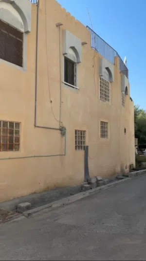بيت للبيع في نزوى /دارس قريب السوق نزوى مقابل البيت مسجد