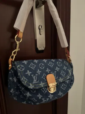 brand new LV vintage bag