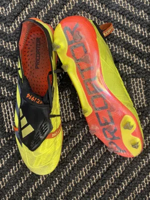 From Oman adidas