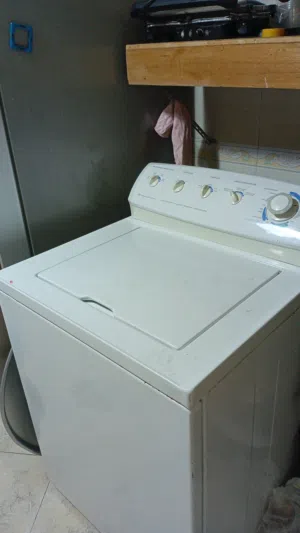 غسالة Frigidaire Heavy Duty أوتوماتيك 10kg للبيع — تصفية بسبب التجديد