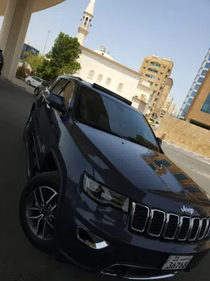 Grand cherokke 2021 for ssle low mileage