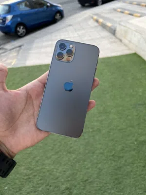 ايفون 12pro مستعمل بحالة ممتازه مع كرتونه