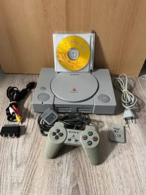 PS1 بحالة الوكاله للبيع معه وصلات  و ايد عدد 2