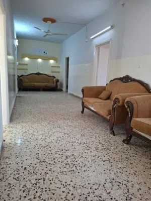 110 m2 3 Bedrooms Apartments for Rent in Zarqa Hay Al Hussain