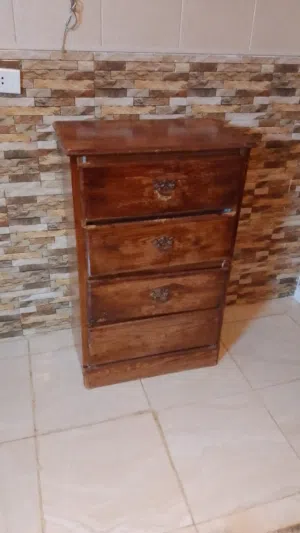 اخزانه احذيه مستعمله بحاله جيده للبيع سعر 13
