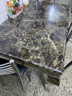 ميز طعام مع كراسي