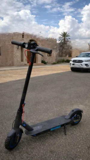 سكوتر كهربائي فيه ثلاث سرعات 15 و 30 و 70