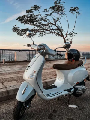 فسبا (vespa) ماتور 155 لون ابيض موديل 2023 ماشي 4000 كيلو فقط ممشى قليل استخدام شخصي شبه جديد